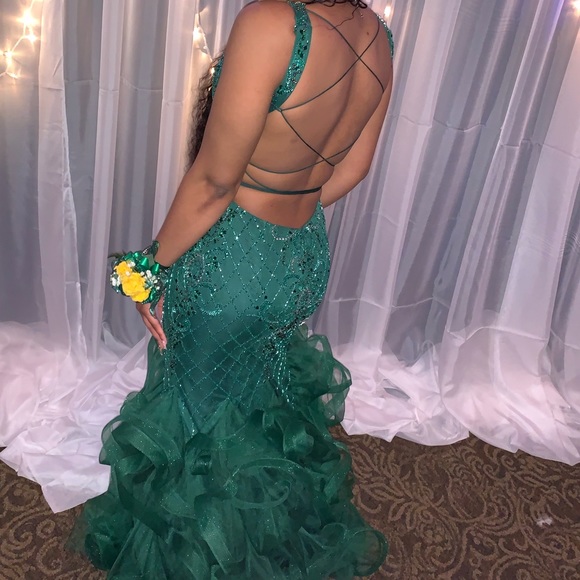 Emerald green prom dress - Picture 3 of 3